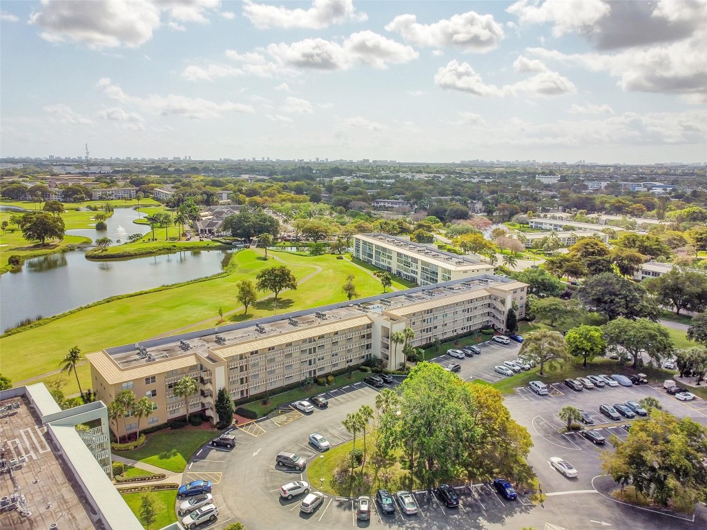WYNMOOR VILLAGE - Residential