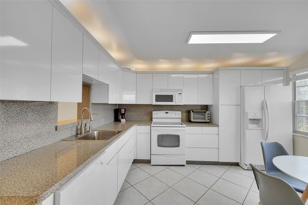 Photo of 2802 Victoria Way #O4, Coconut Creek, FL 33066 (MLS # F10428766)