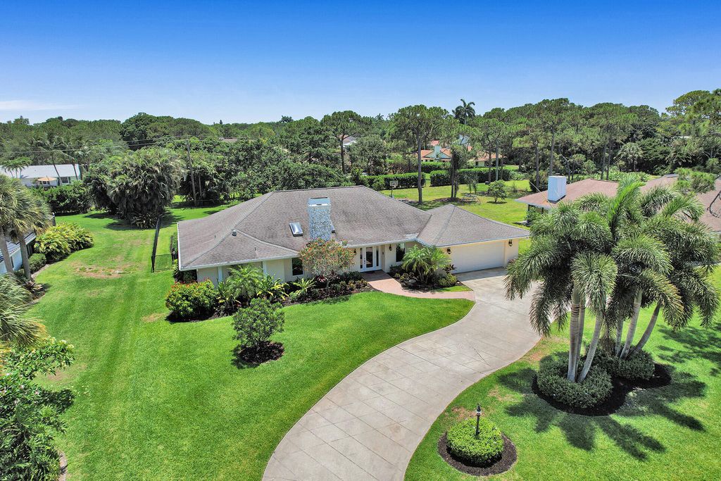 Photo of 19586 Trails End Terrace, Jupiter, FL 33458 (MLS # R10804582)