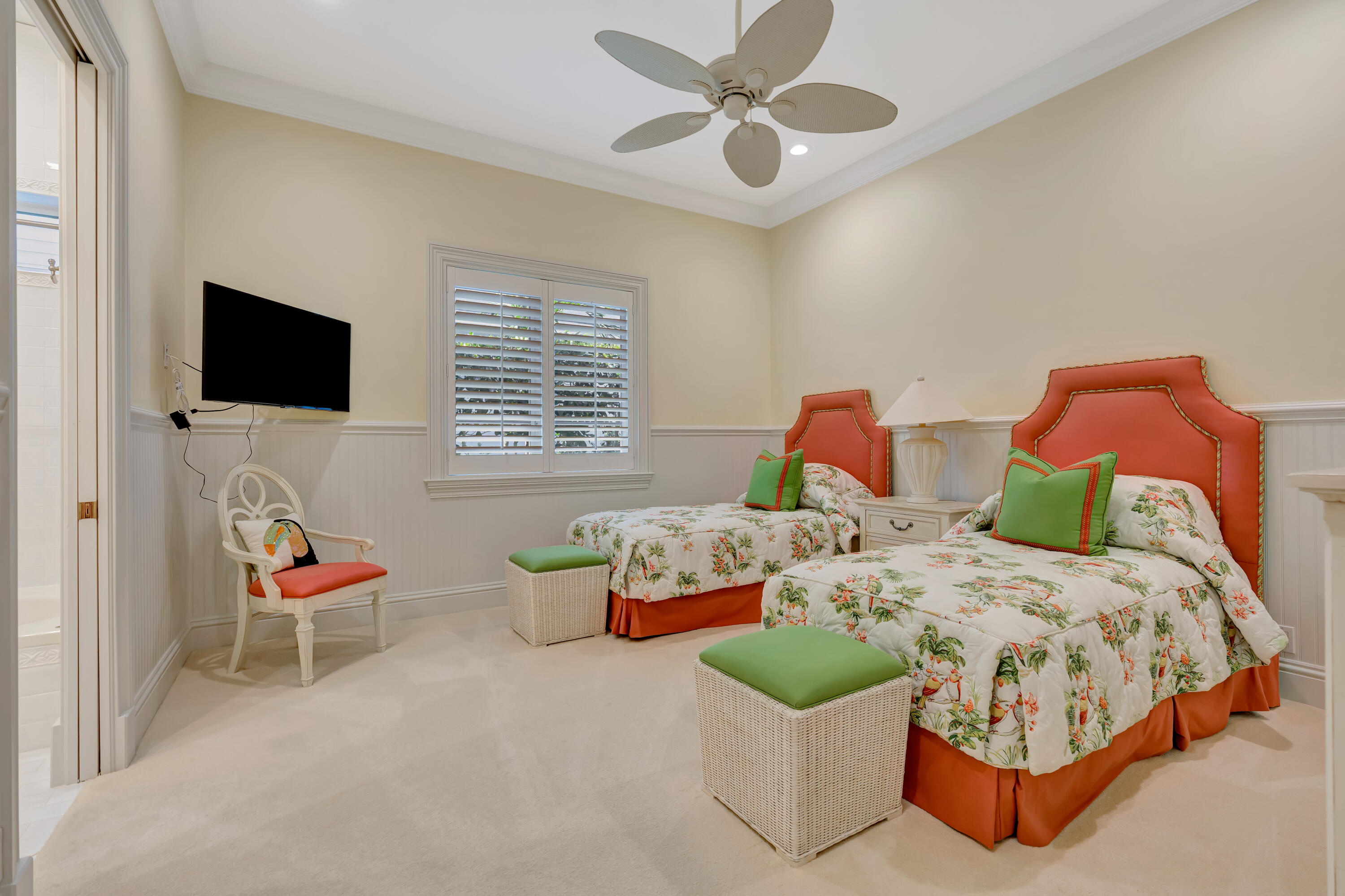 ADMIRALS COVE - Residential
