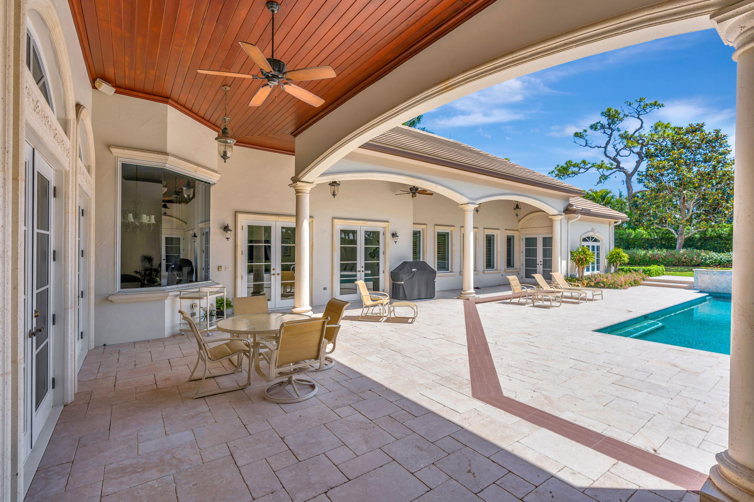 ADMIRALS COVE - Residential
