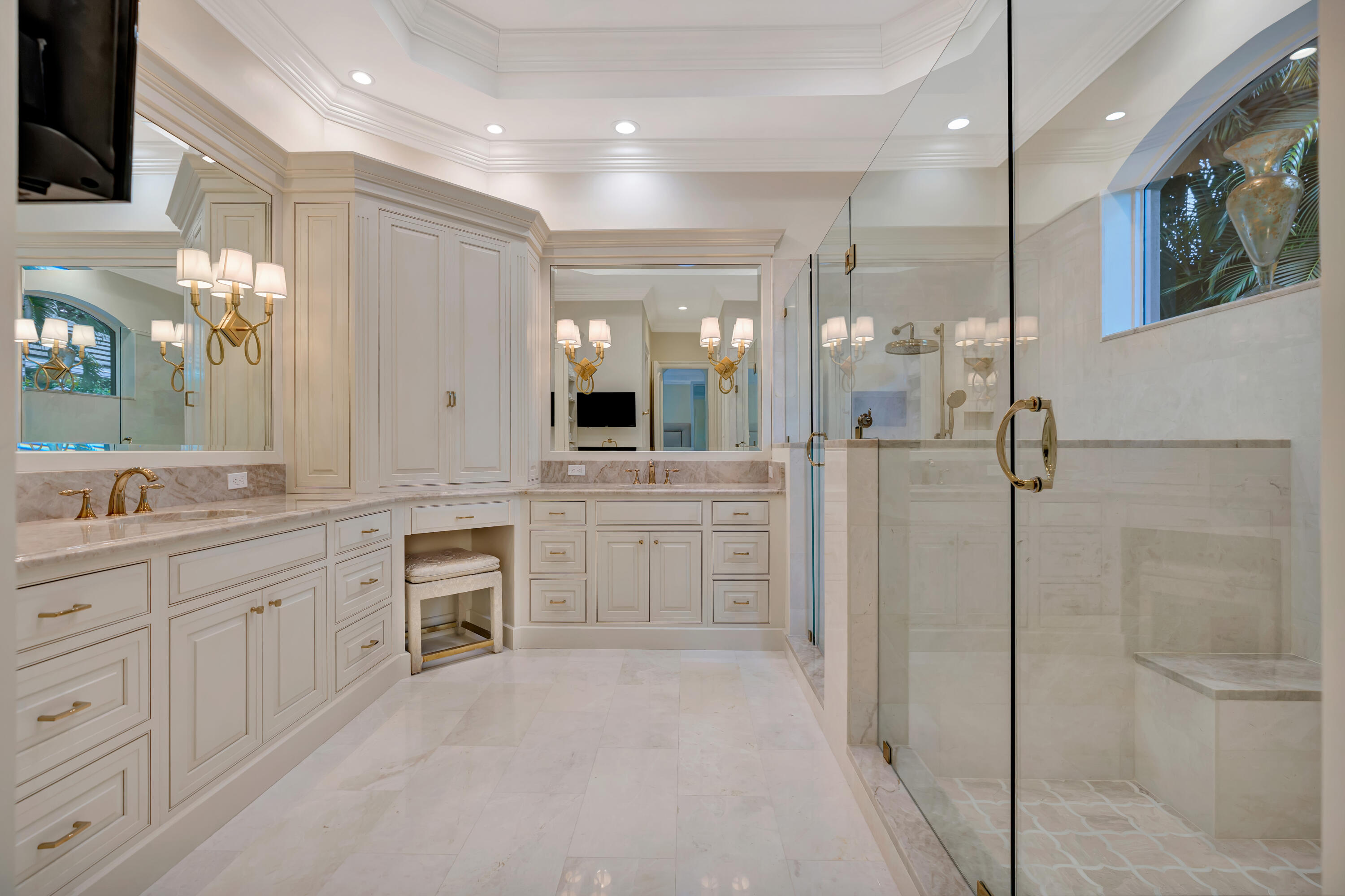 ADMIRALS COVE - Residential