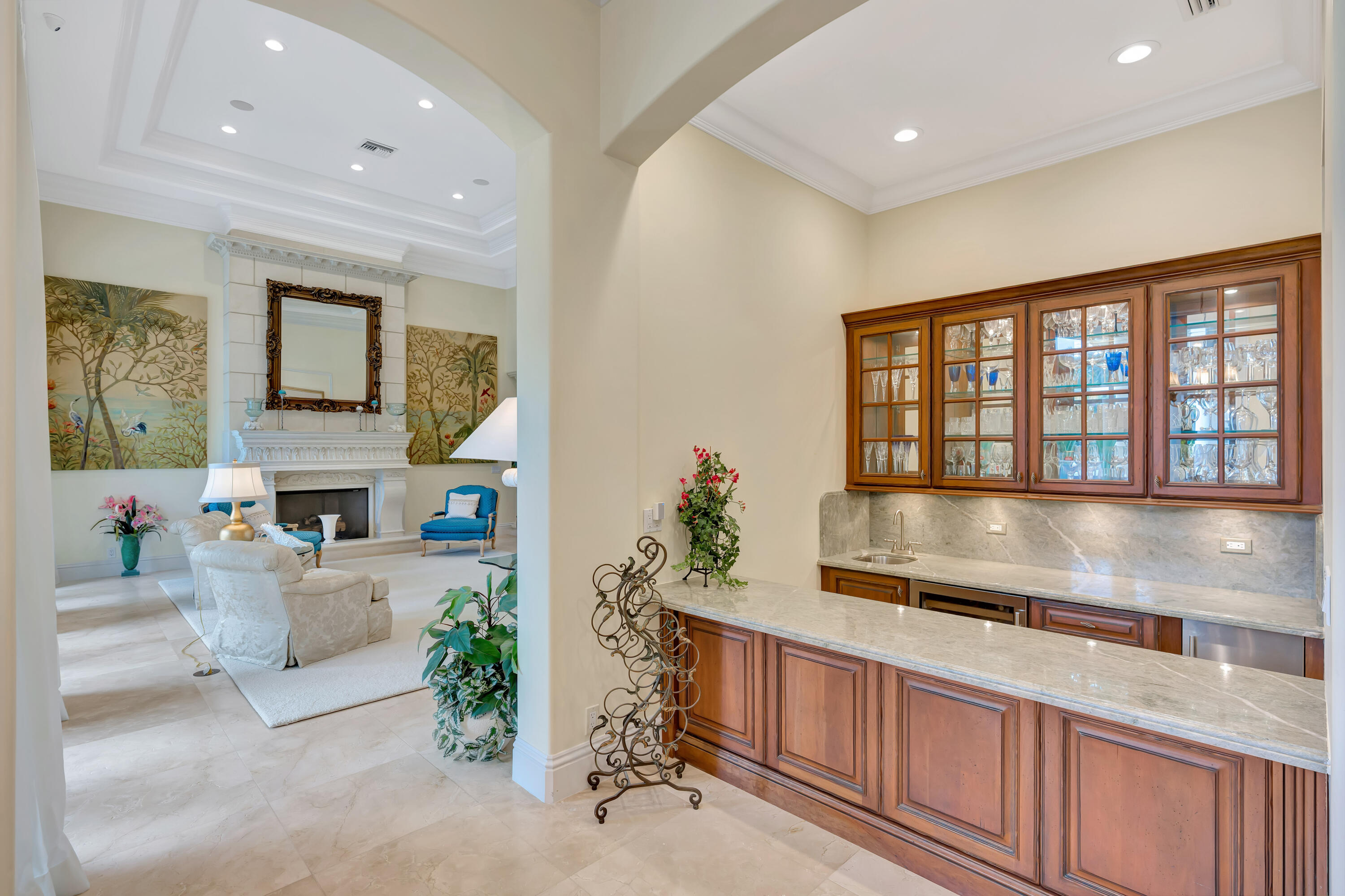 ADMIRALS COVE - Residential