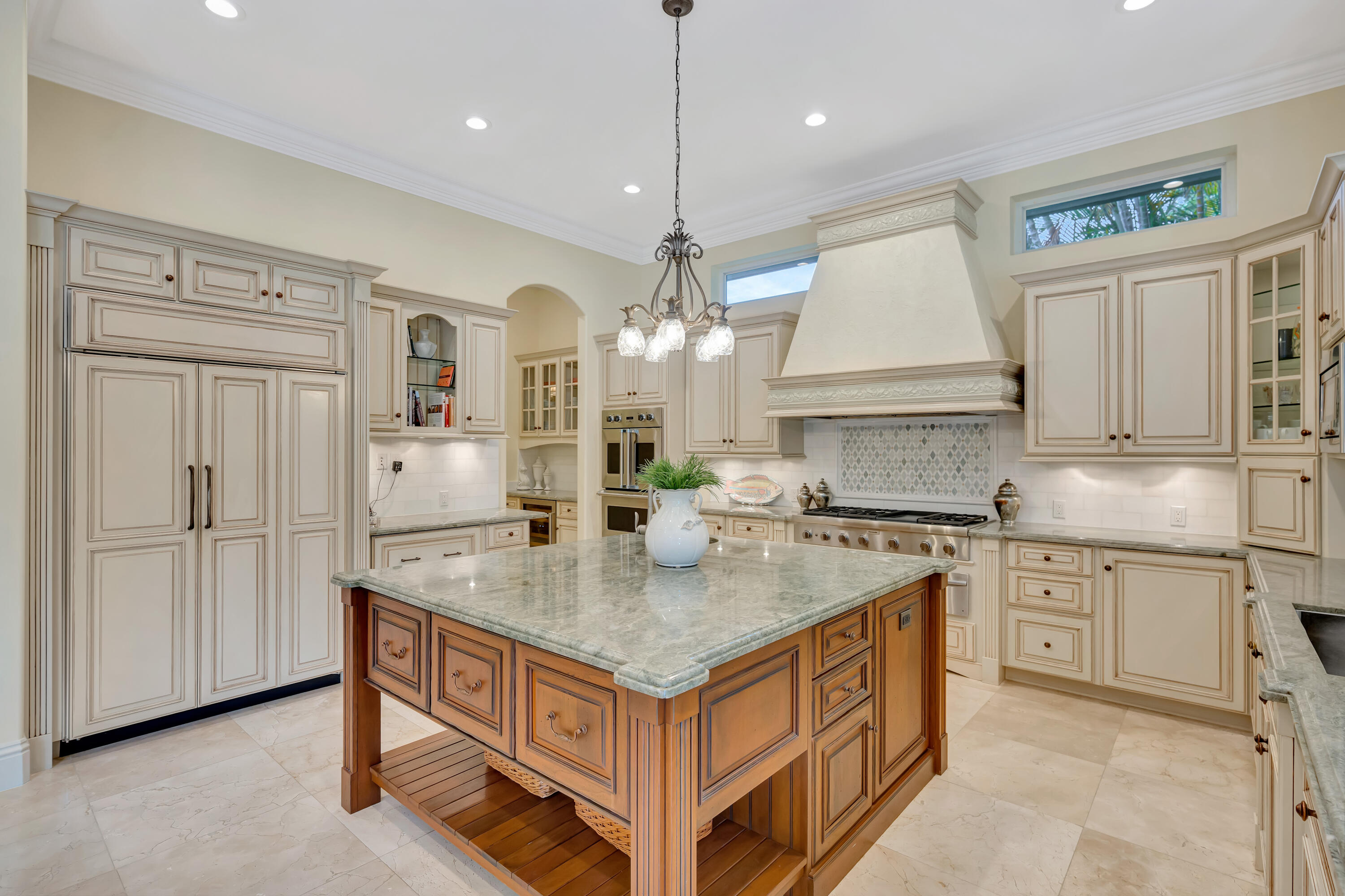 ADMIRALS COVE - Residential