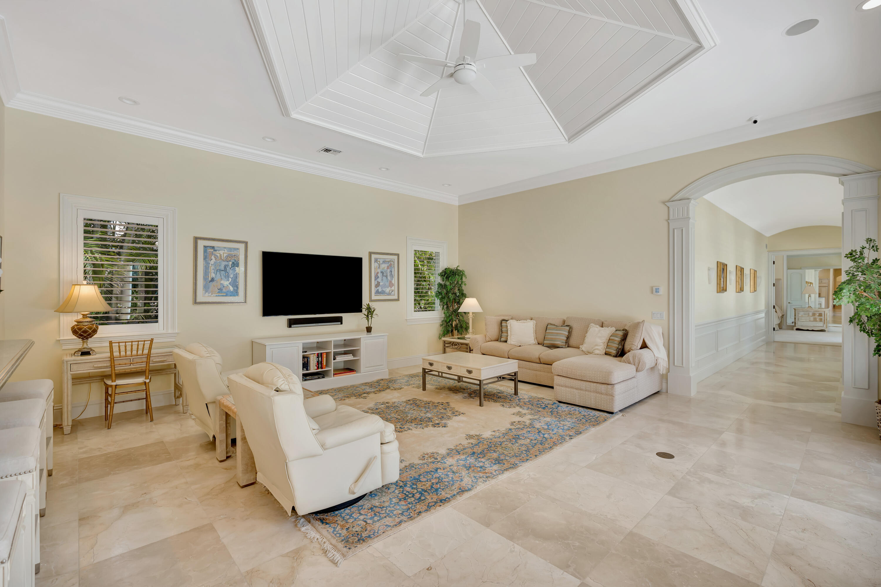 ADMIRALS COVE - Residential