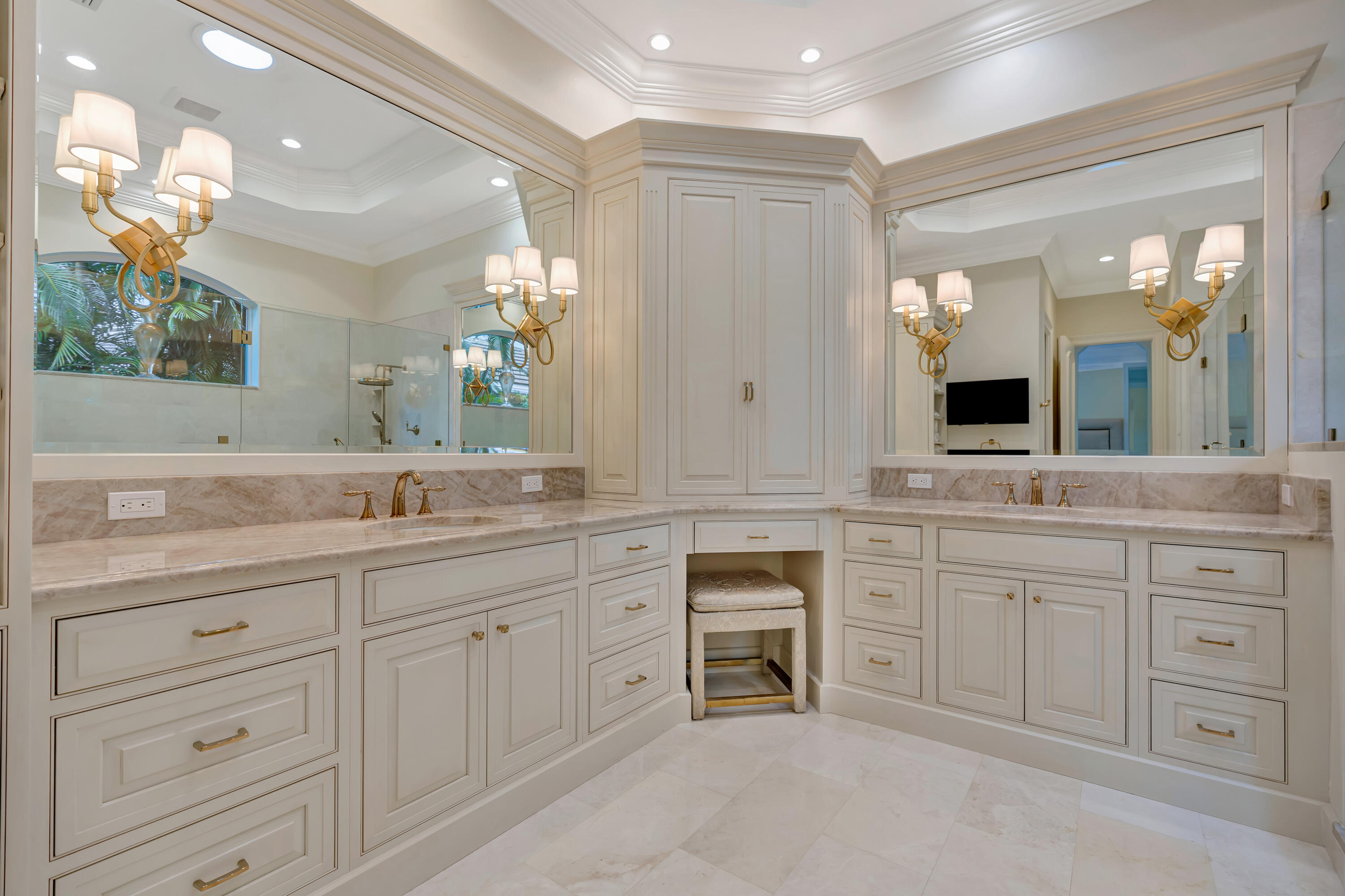 ADMIRALS COVE - Residential