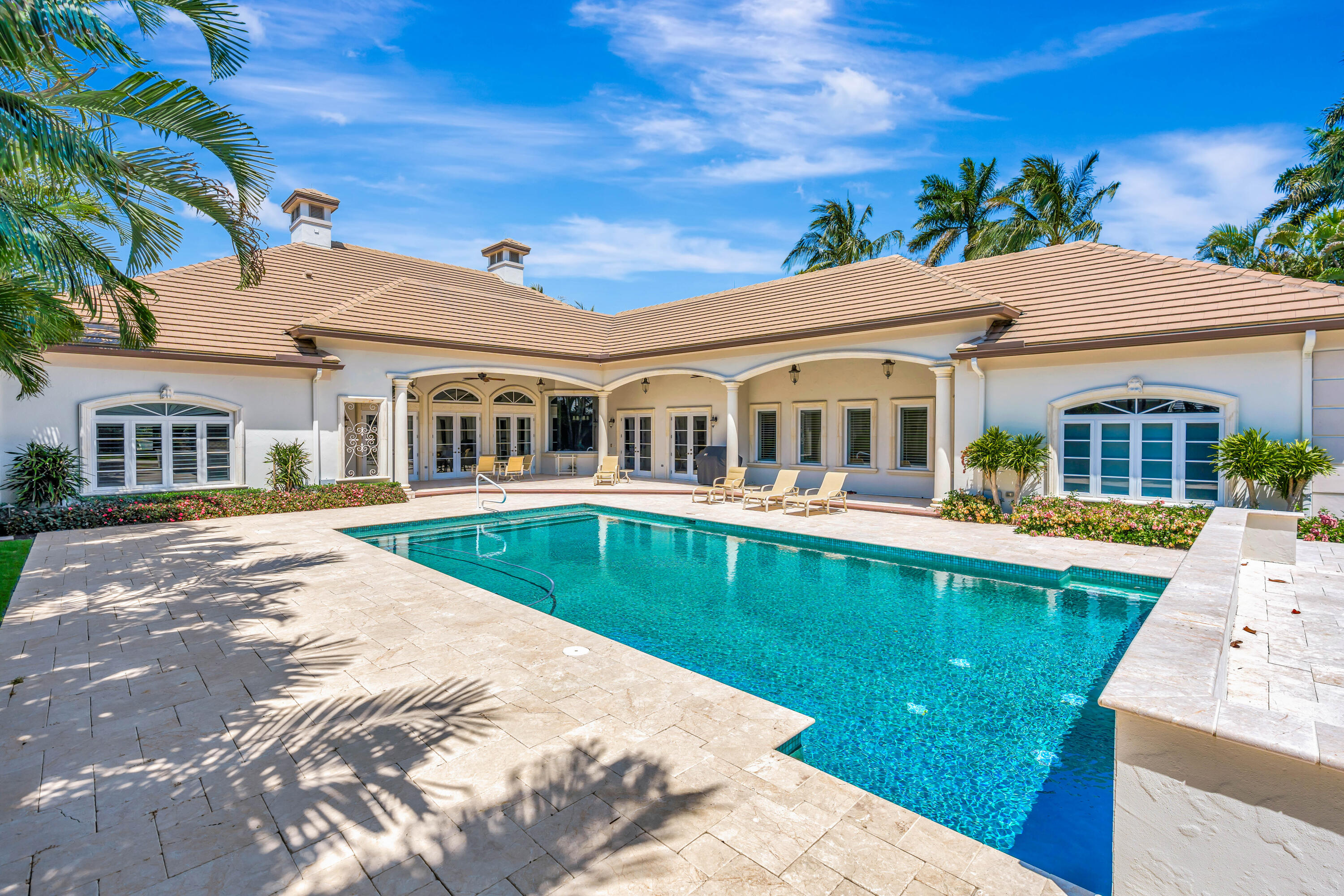 ADMIRALS COVE - Residential