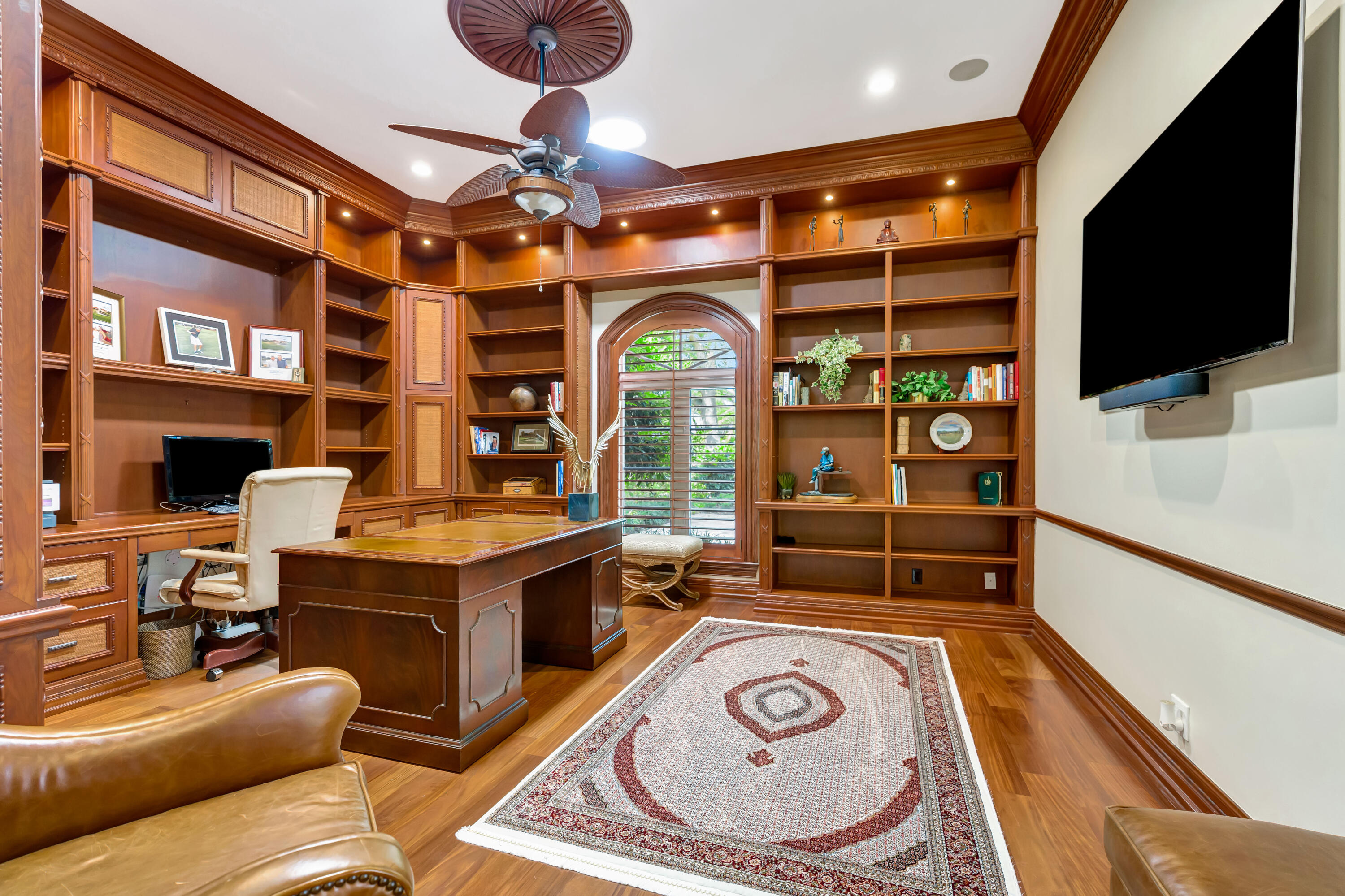 ADMIRALS COVE - Residential