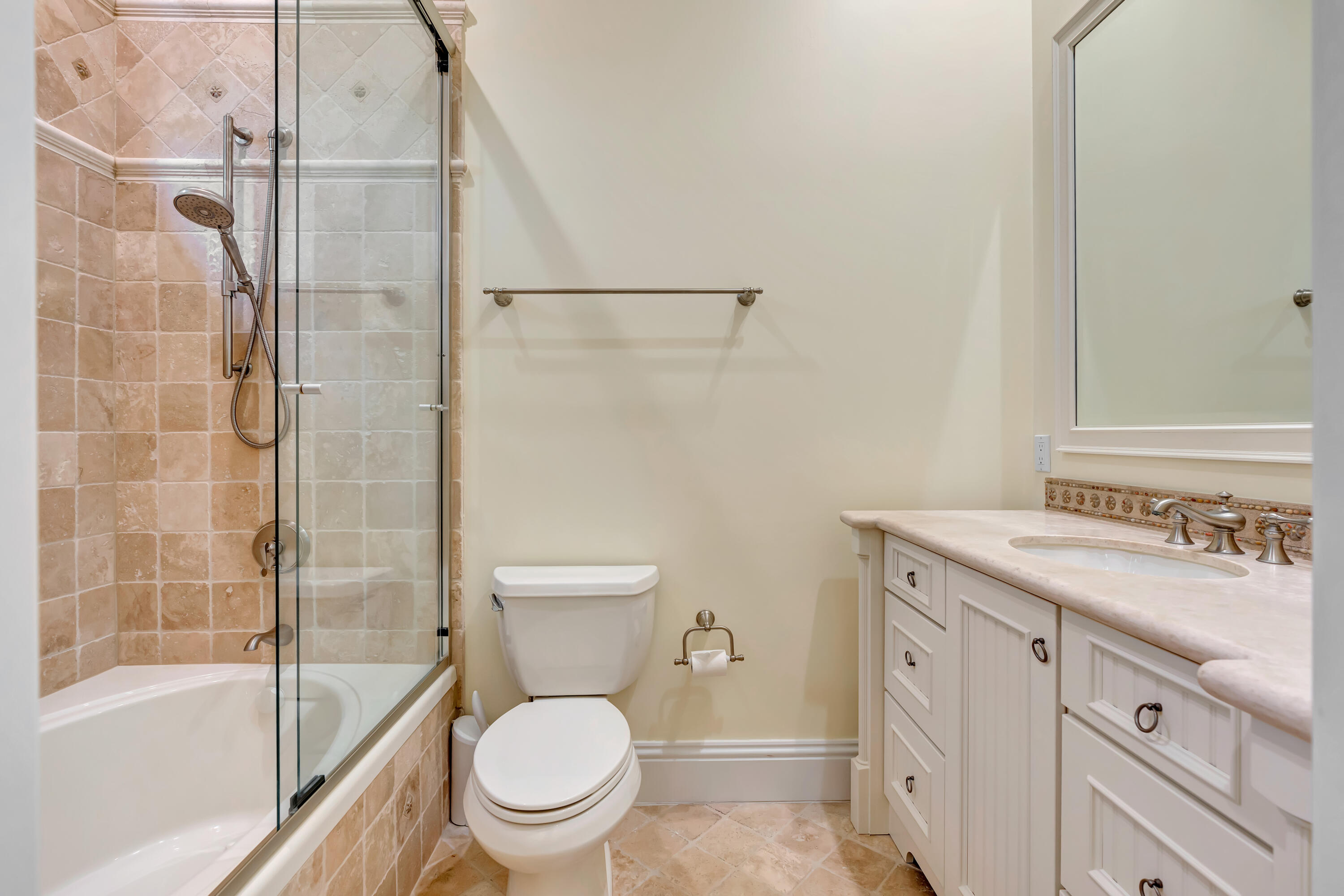 ADMIRALS COVE - Residential