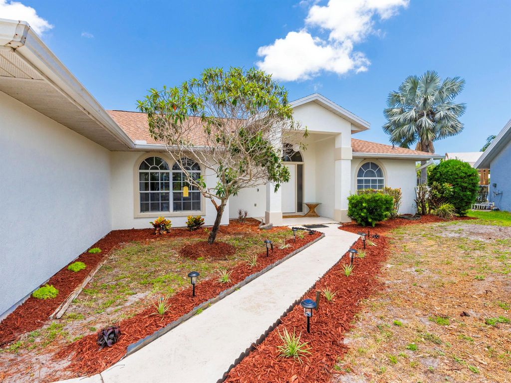 Photo of 1123 SW Oak Hollow Court, Palm City, FL 34990 (MLS # R11088768)