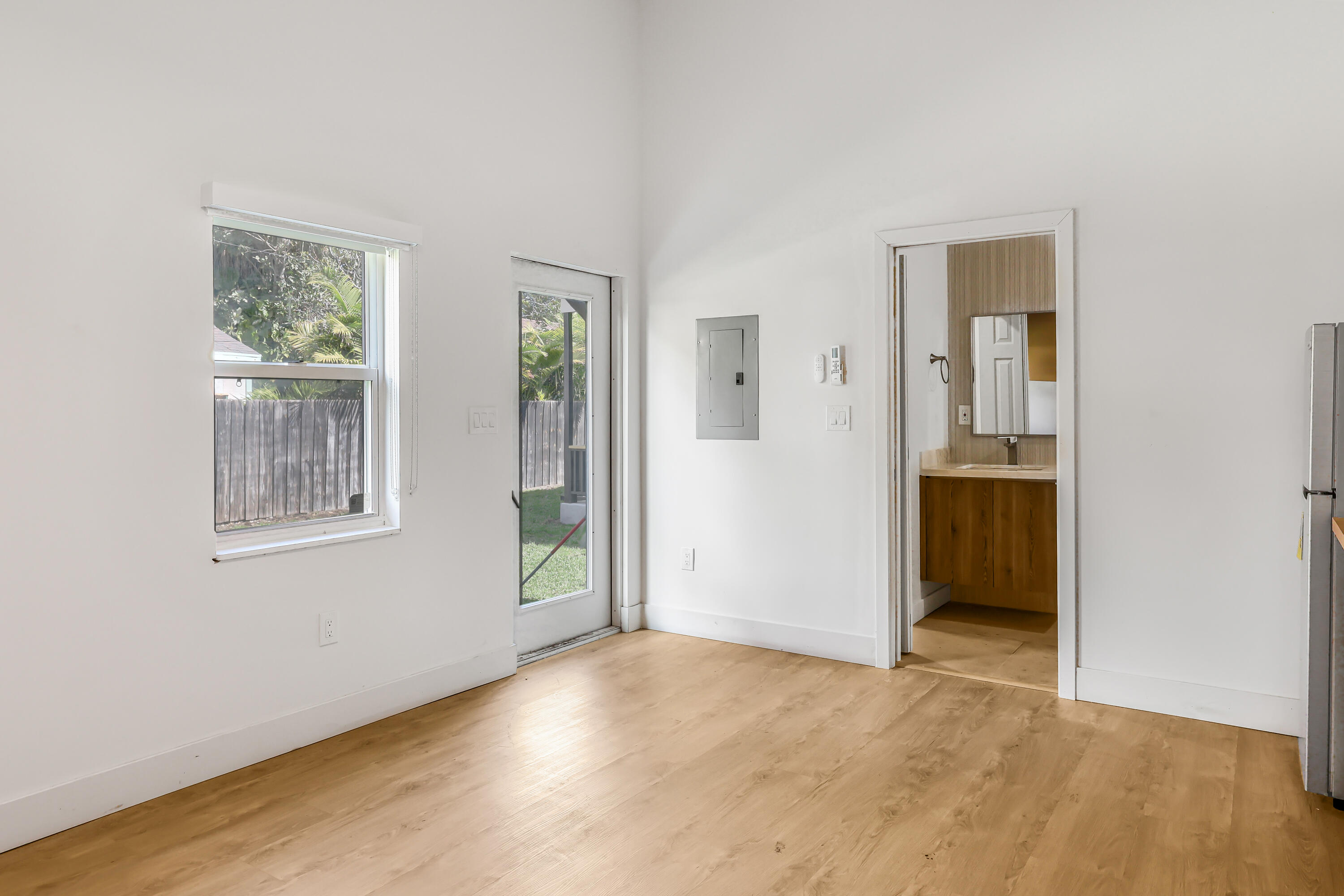 LAKE WORTH TOWN OF - Residential