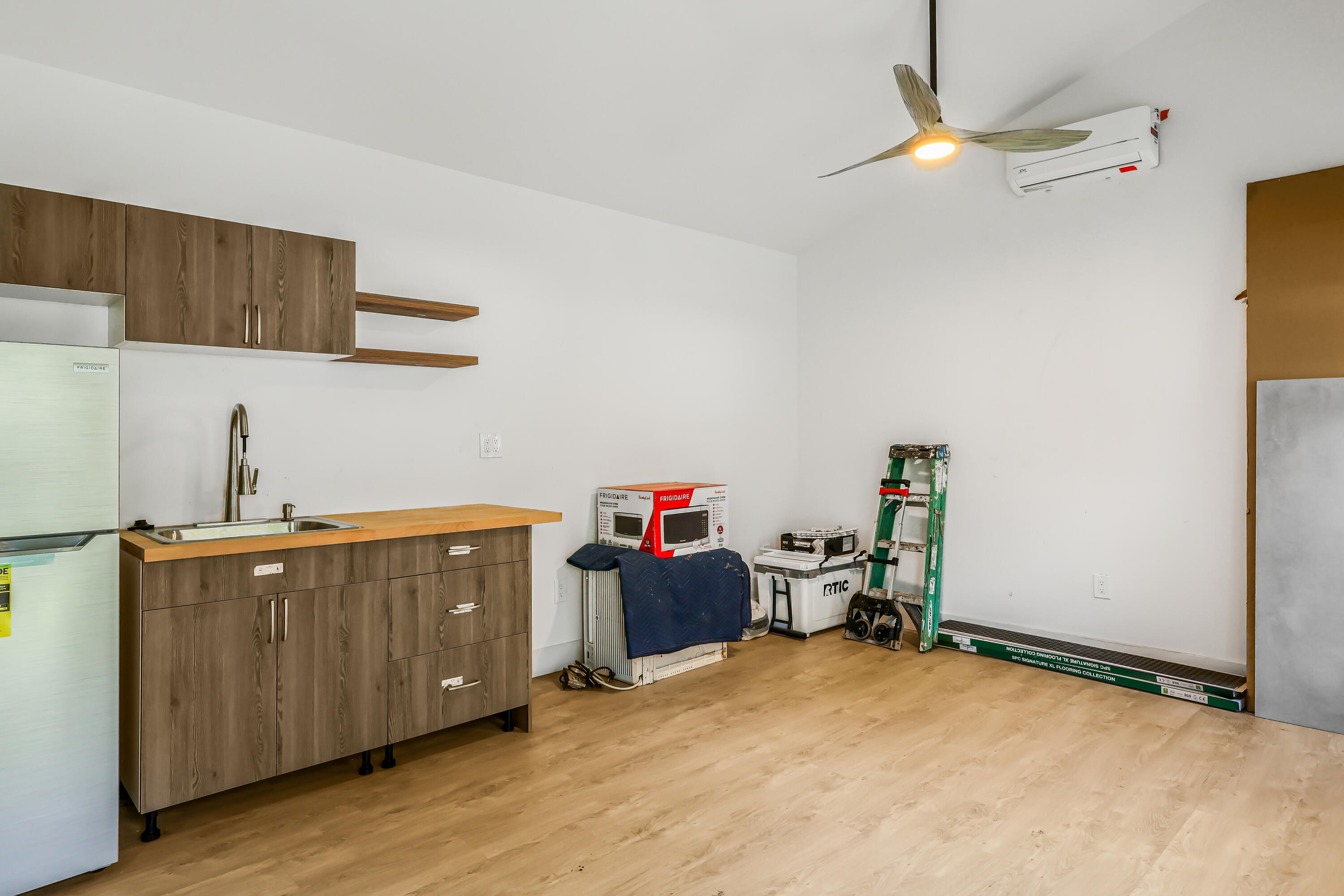 LAKE WORTH TOWN OF - Residential