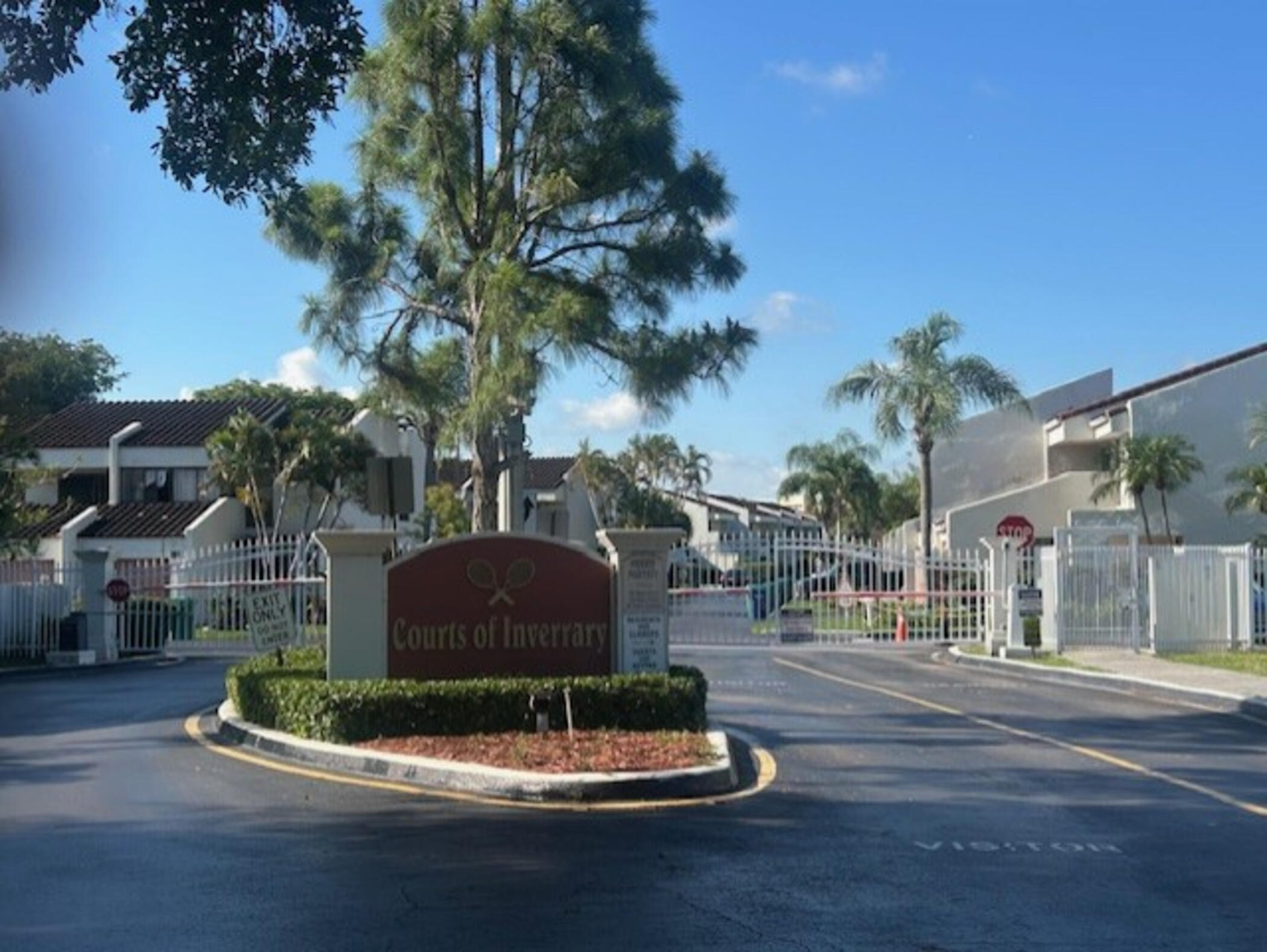 COURTS OF INVERRARY PHASE II - Residential