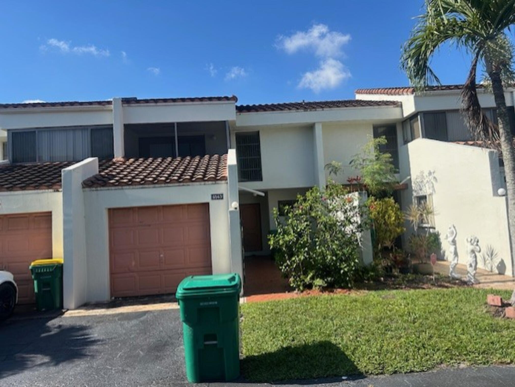 COURTS OF INVERRARY PHASE II - Residential