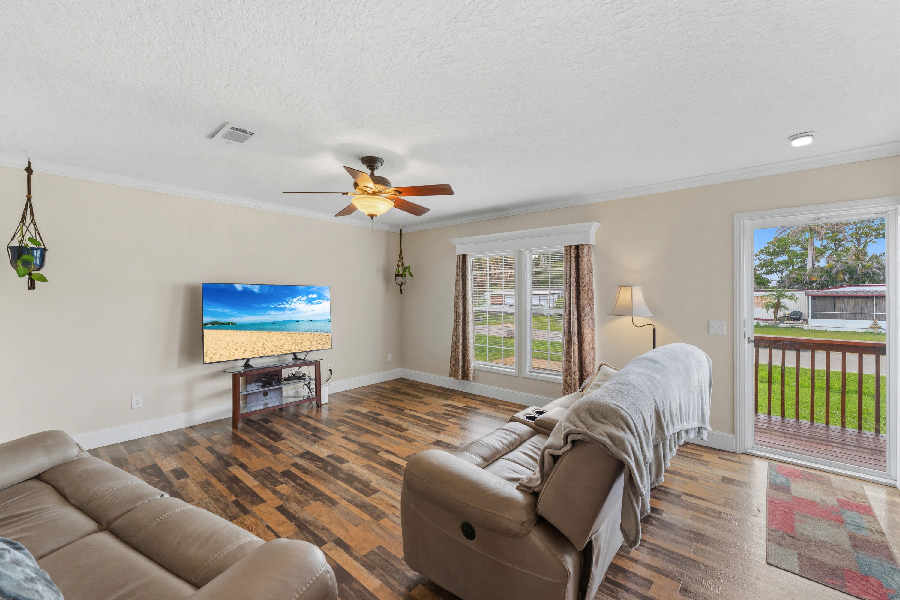 2802 SE JANET Street