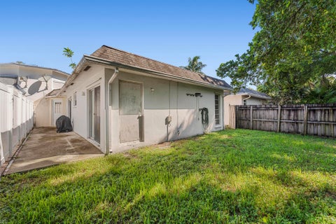 Tiny photo for 820 SW 12TH Place, Fort Lauderdale, FL 33315 (MLS # B26089237)