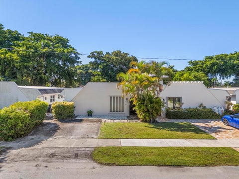 Tiny photo for 820 SW 12TH Place, Fort Lauderdale, FL 33315 (MLS # B26089237)