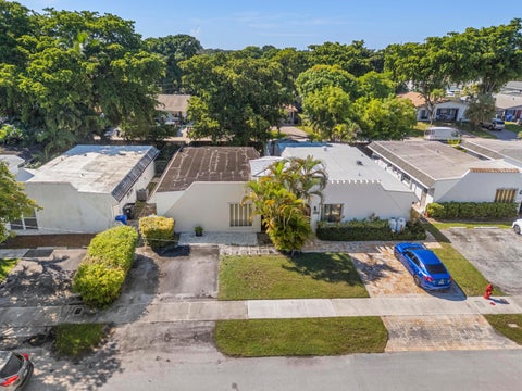 Tiny photo for 820 SW 12TH Place, Fort Lauderdale, FL 33315 (MLS # B26089237)
