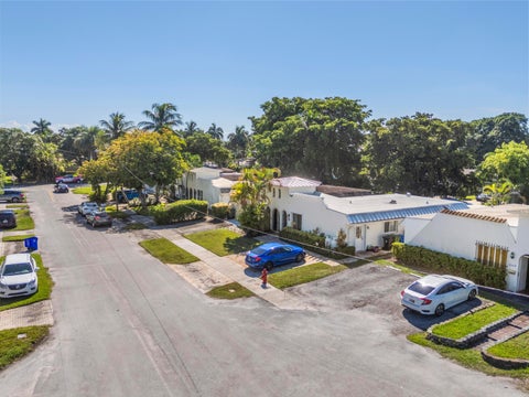 Tiny photo for 820 SW 12TH Place, Fort Lauderdale, FL 33315 (MLS # B26089237)