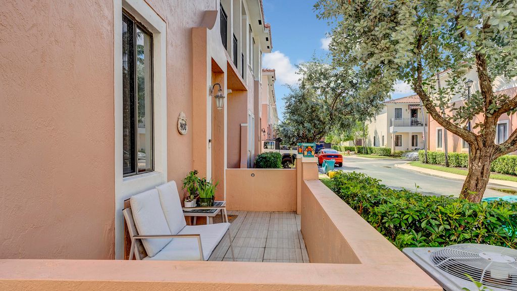 Photo of 2408 Venetian Way, Boynton Beach, FL 33426 (MLS # R11021442)
