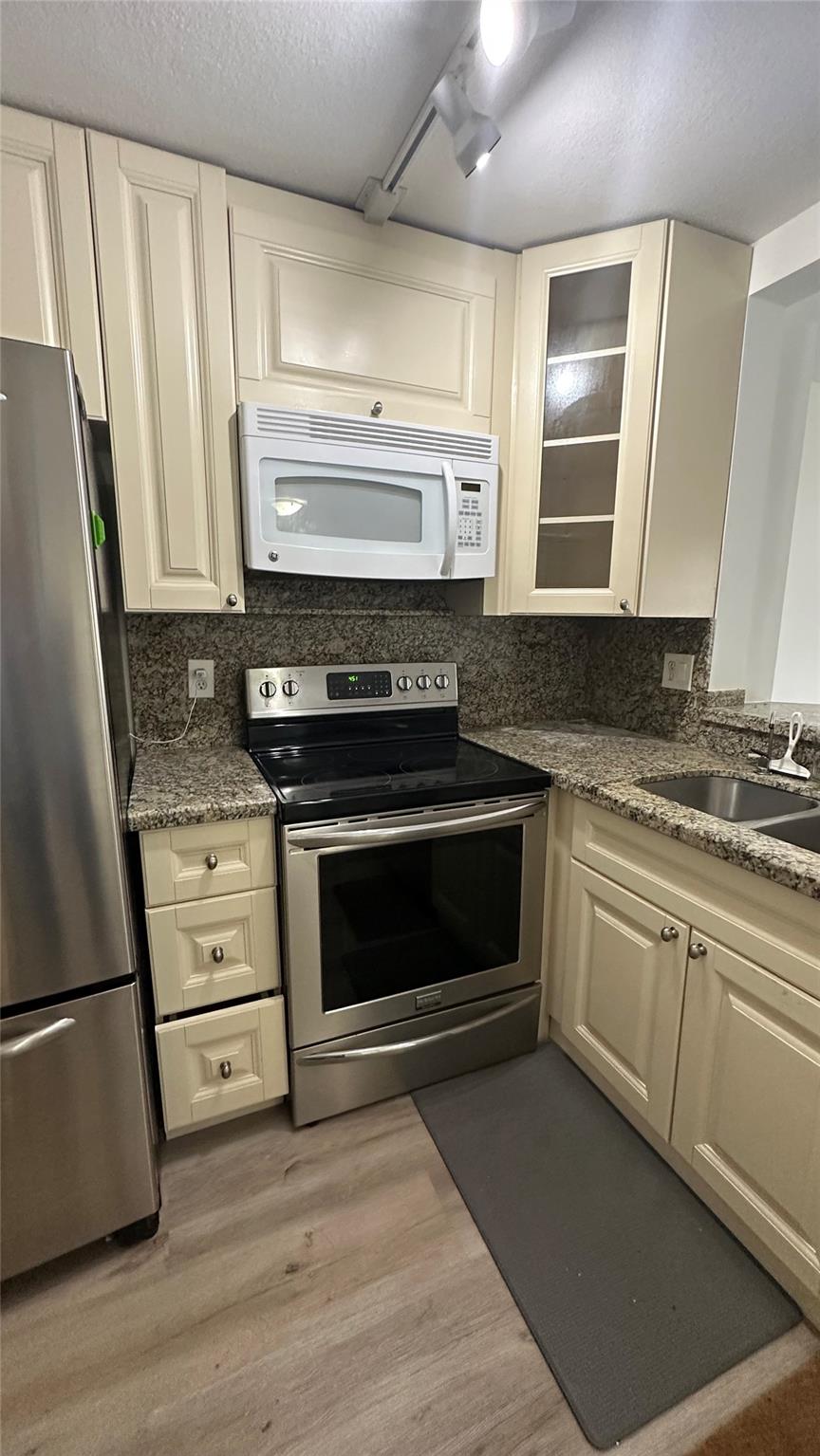 3624 N University Dr 3624