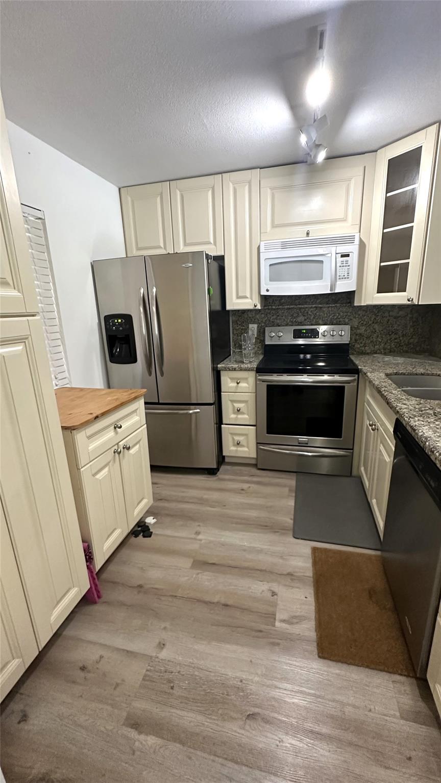 3624 N University Dr 3624