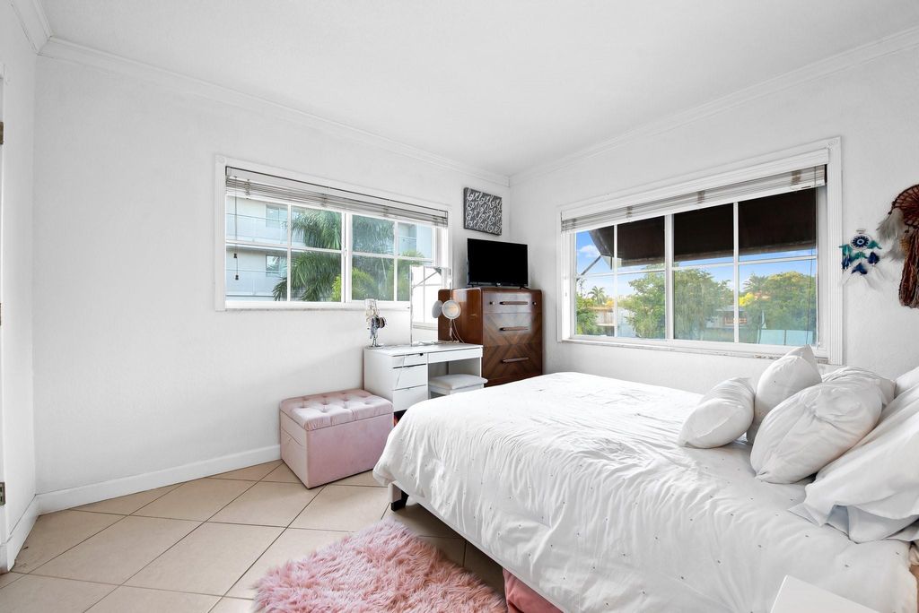 Photo of 924 SE 2nd St #28, Fort Lauderdale, FL 33301 (MLS # F10491483)