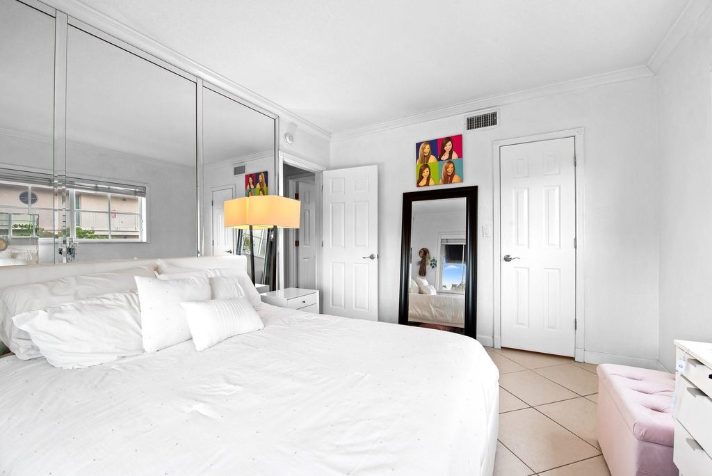 Photo of 924 SE 2nd St #28, Fort Lauderdale, FL 33301 (MLS # F10491483)