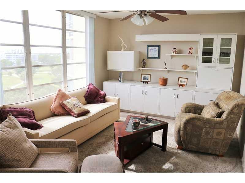 PALM AIRE COUNTRY CLUB - Residential