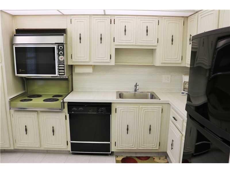 PALM AIRE COUNTRY CLUB - Residential