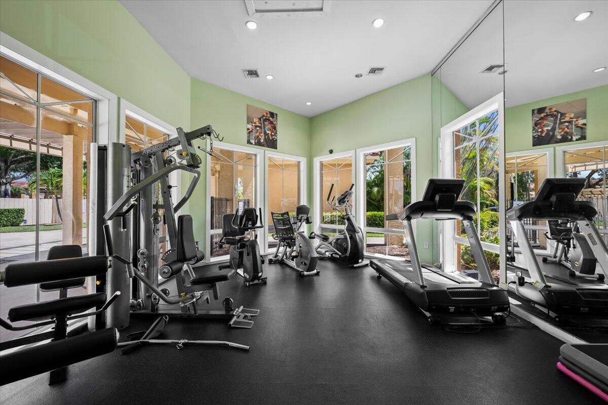 PALM LAKE CONDOMINIUM - Residential