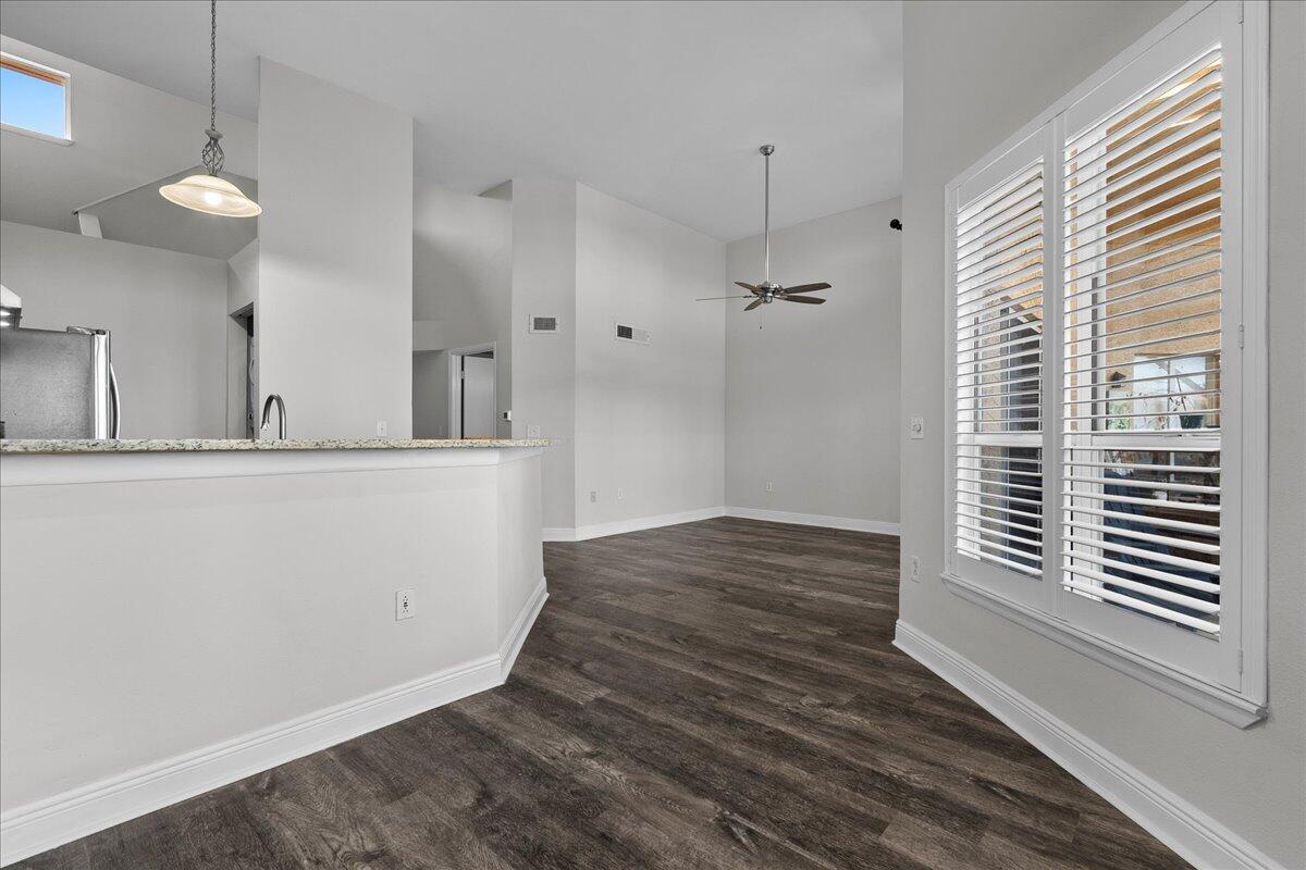 PALM LAKE CONDOMINIUM - Residential