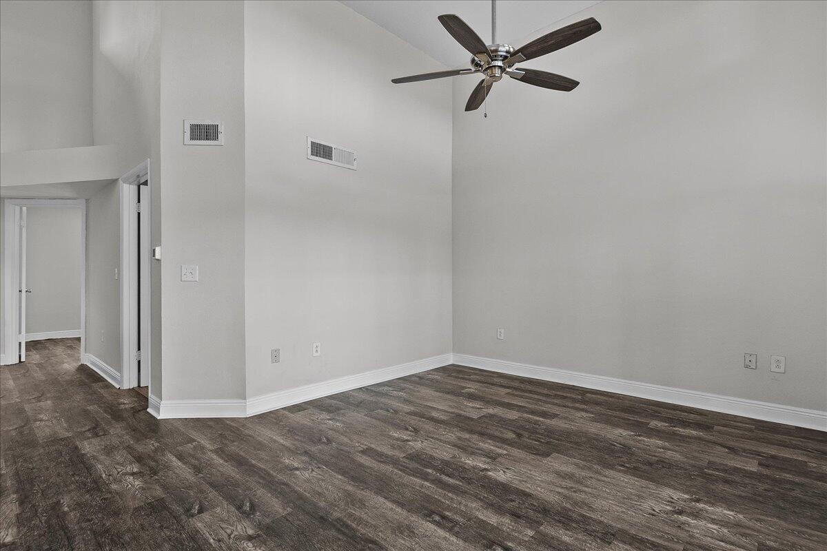 PALM LAKE CONDOMINIUM - Residential