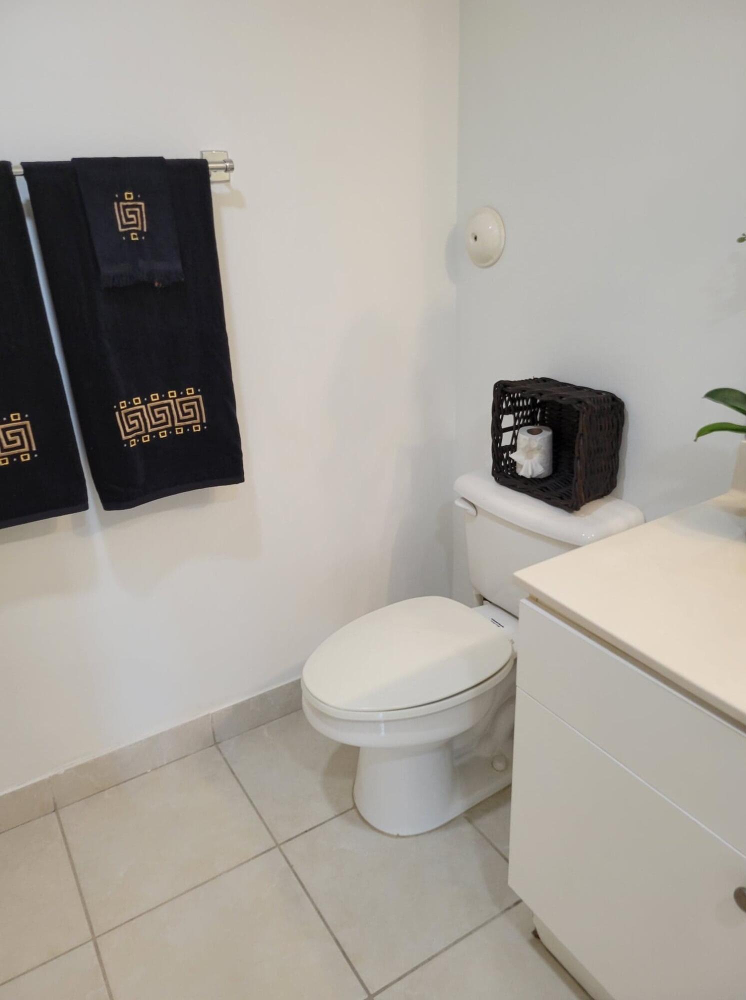 MIRAGE AT CRYSTAL LAKE CONDO - Residential Lease