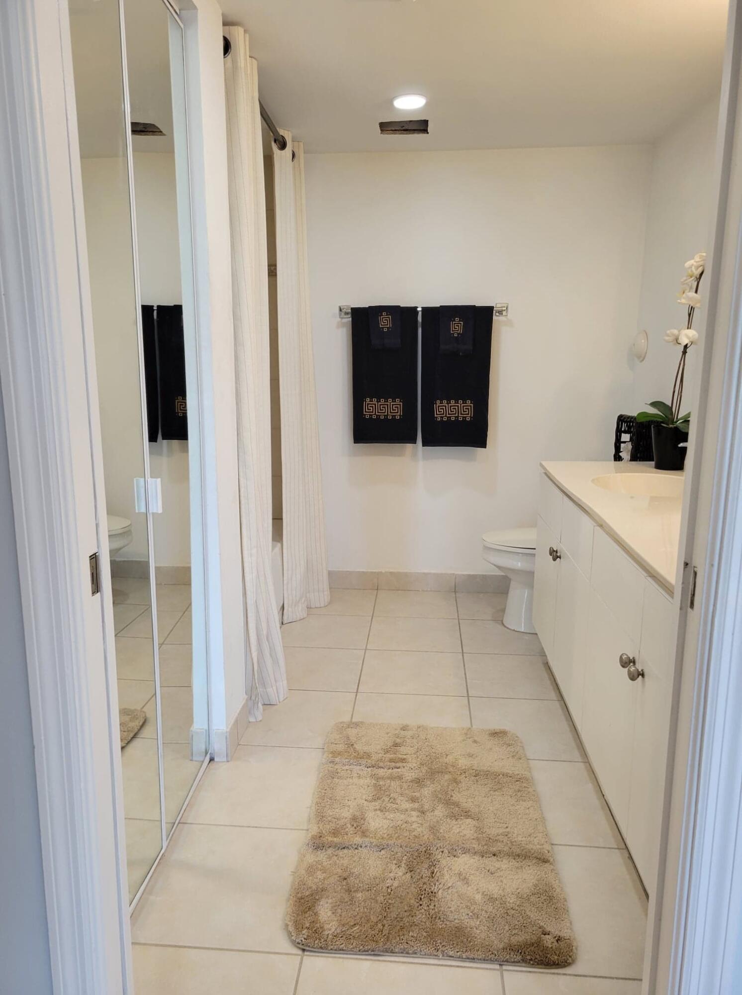 MIRAGE AT CRYSTAL LAKE CONDO - Residential Lease