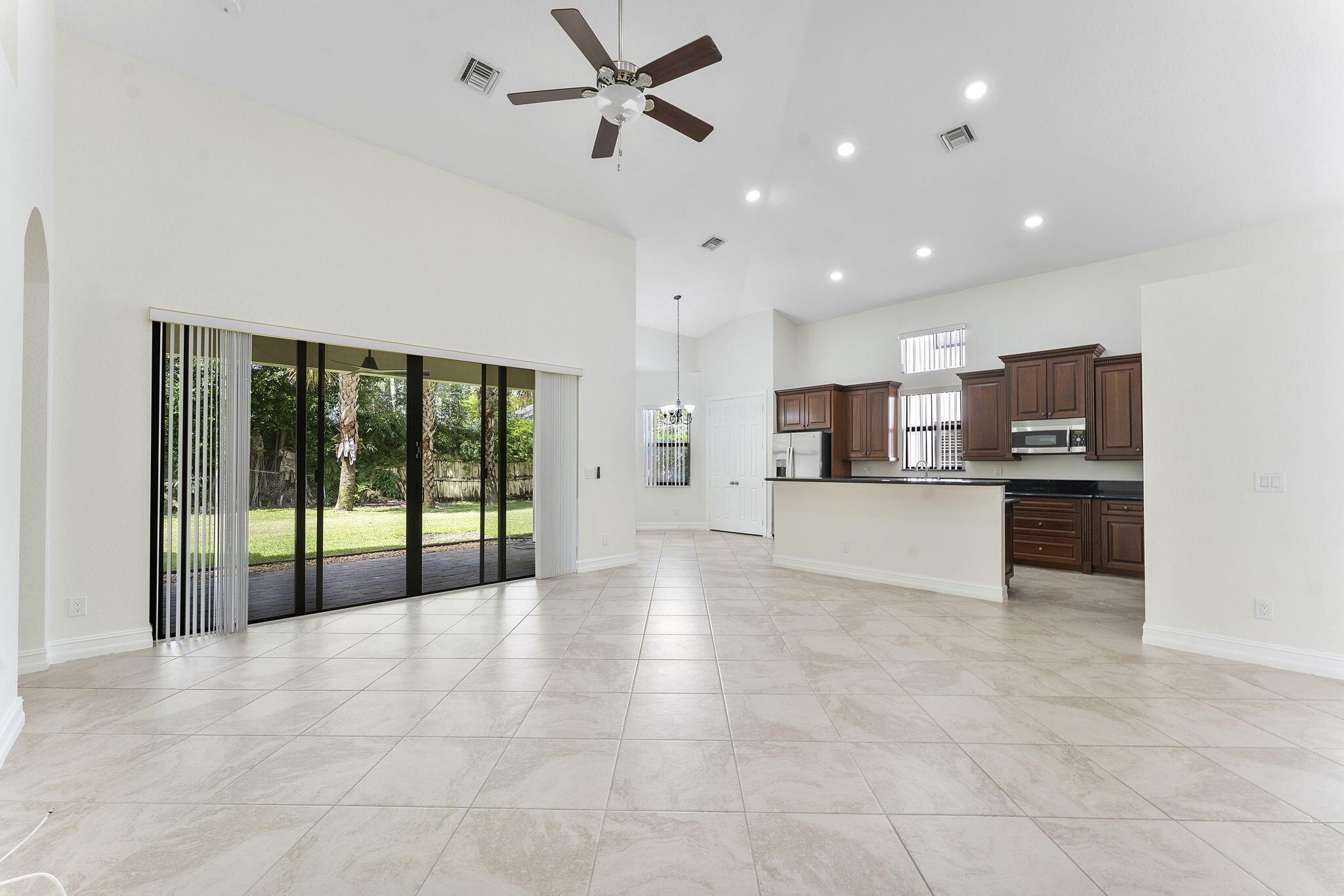 MONTREUX - Residential Lease