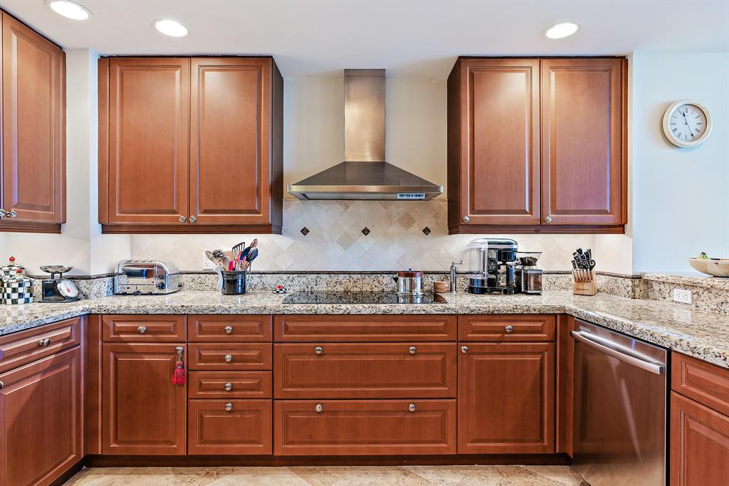 Jupiter Yacht Club - Residential