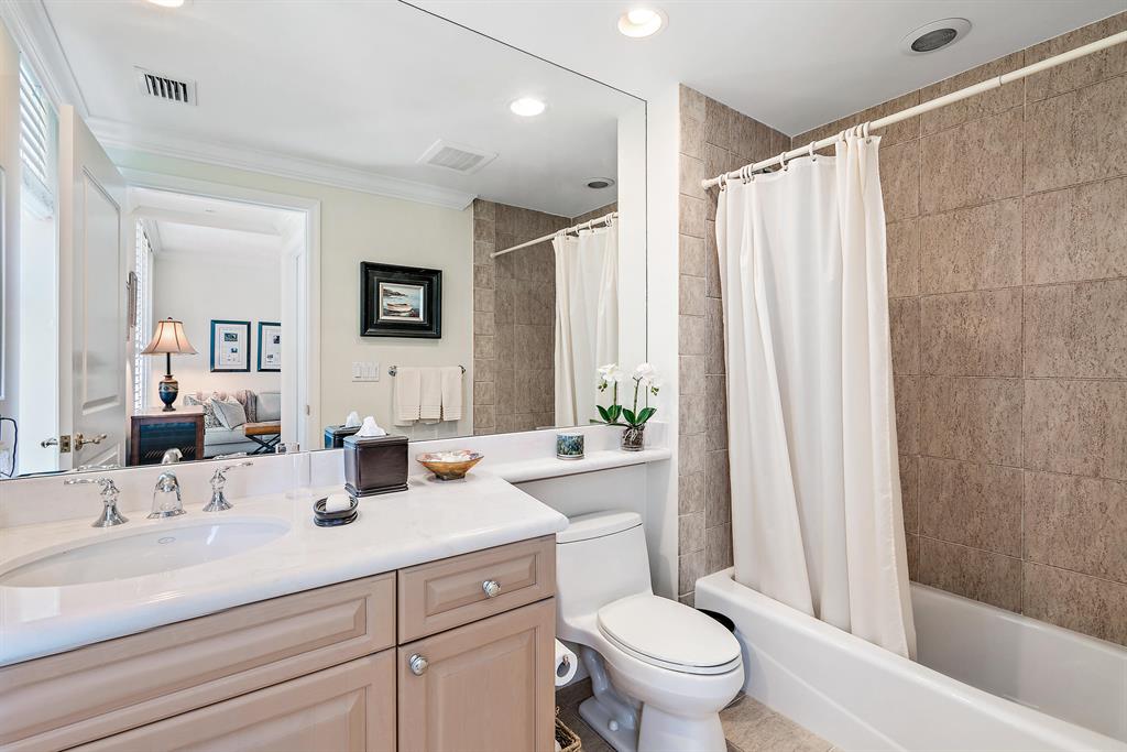 Jupiter Yacht Club - Residential