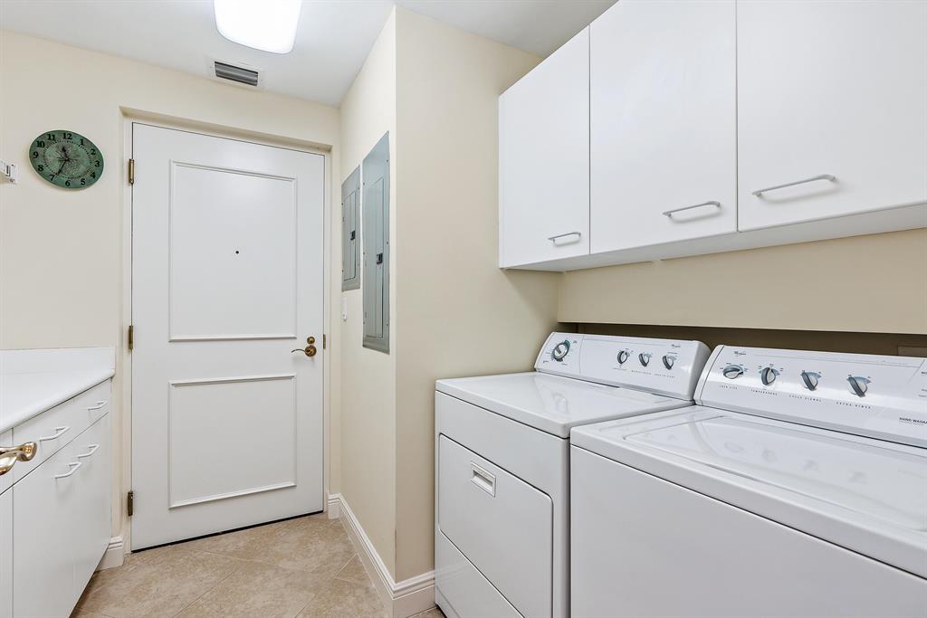 Jupiter Yacht Club - Residential