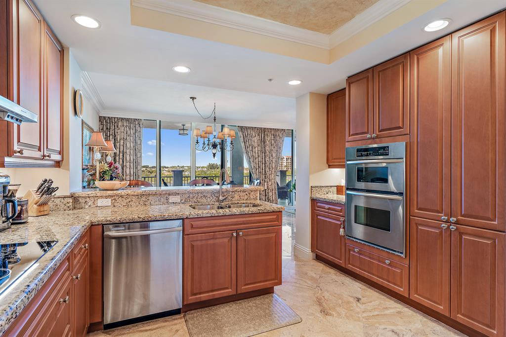 Jupiter Yacht Club - Residential