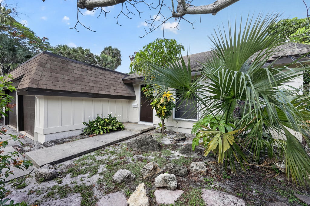 Photo of 748 Place Chateau, Delray Beach, FL 33445 (MLS # B26028561)