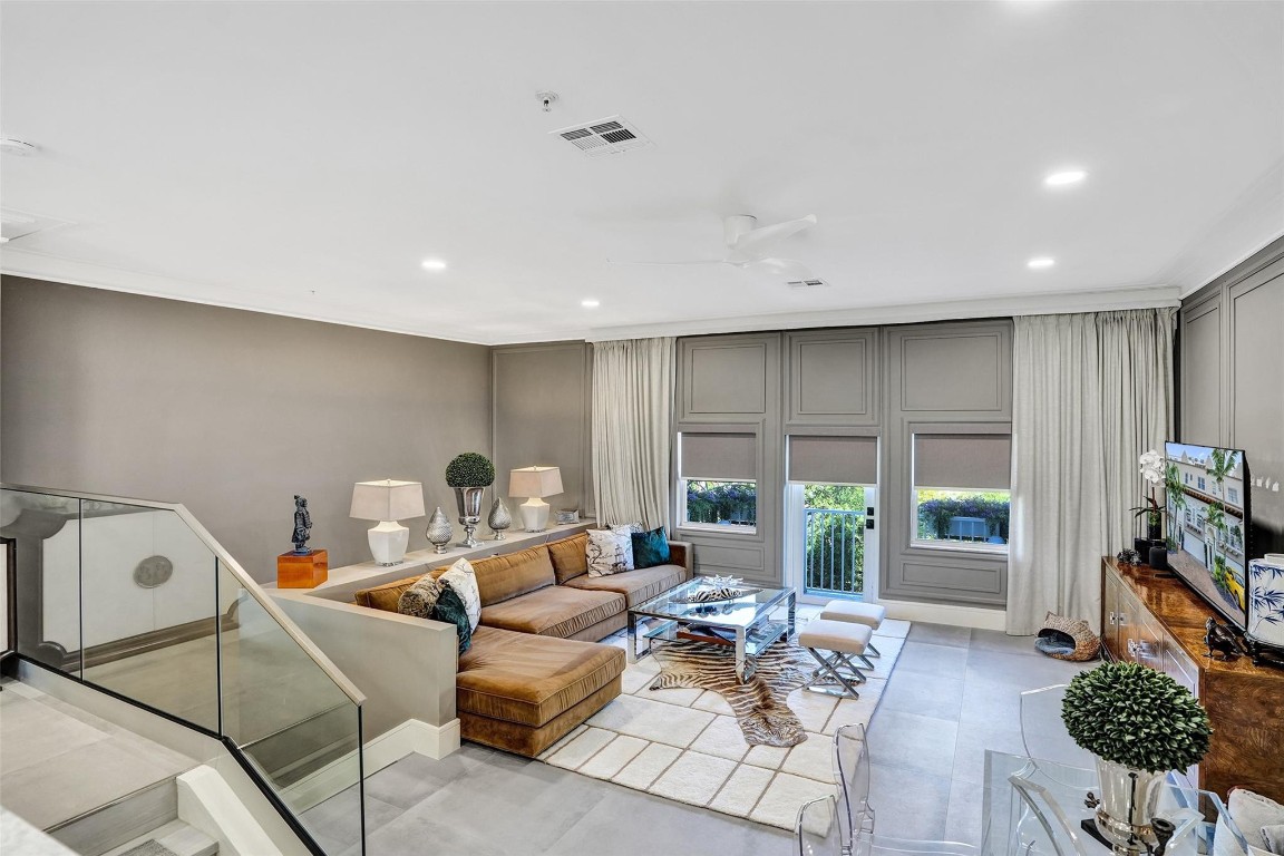 2706 NE 8th Avenue 2706