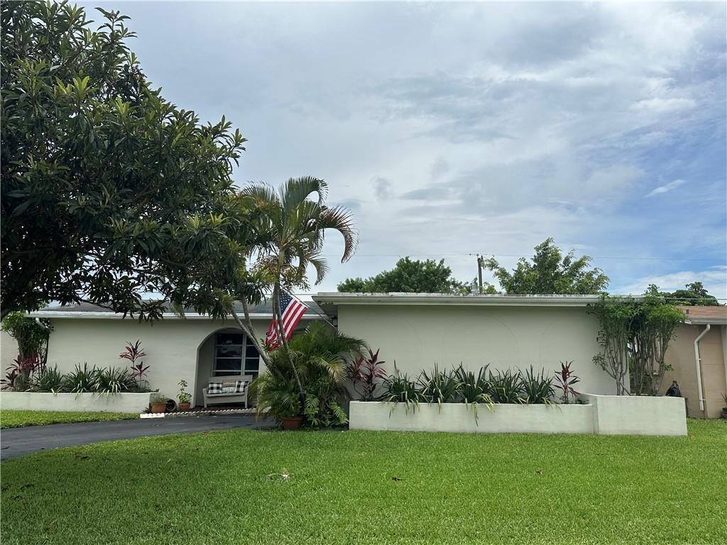 Sunrise Golf Village Sec - Residential