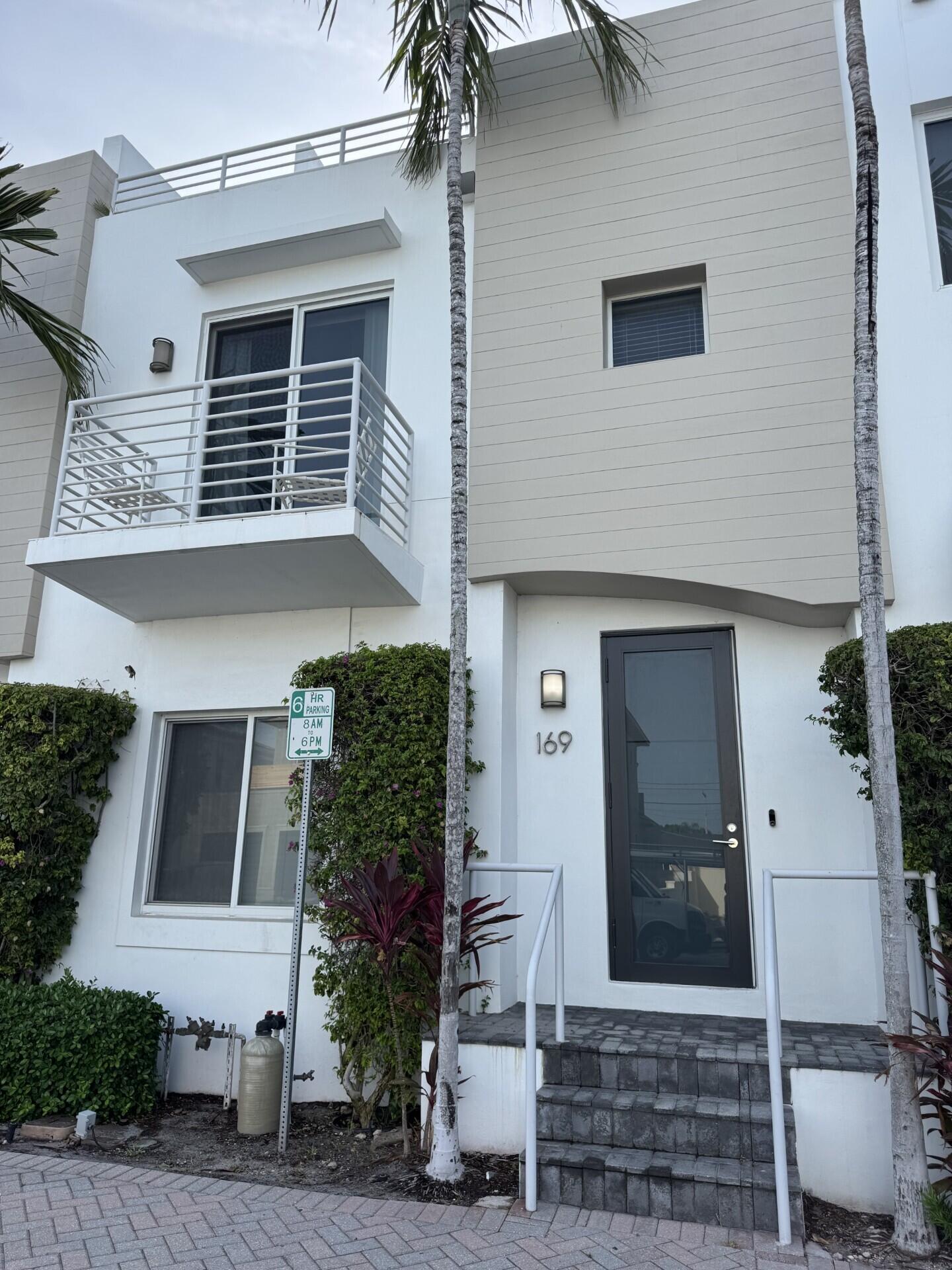 MARK DOWNTOWN CONDO - Residential Lease