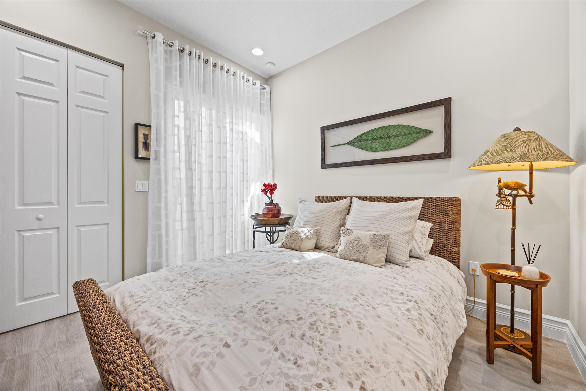 Valencia Bay - Residential