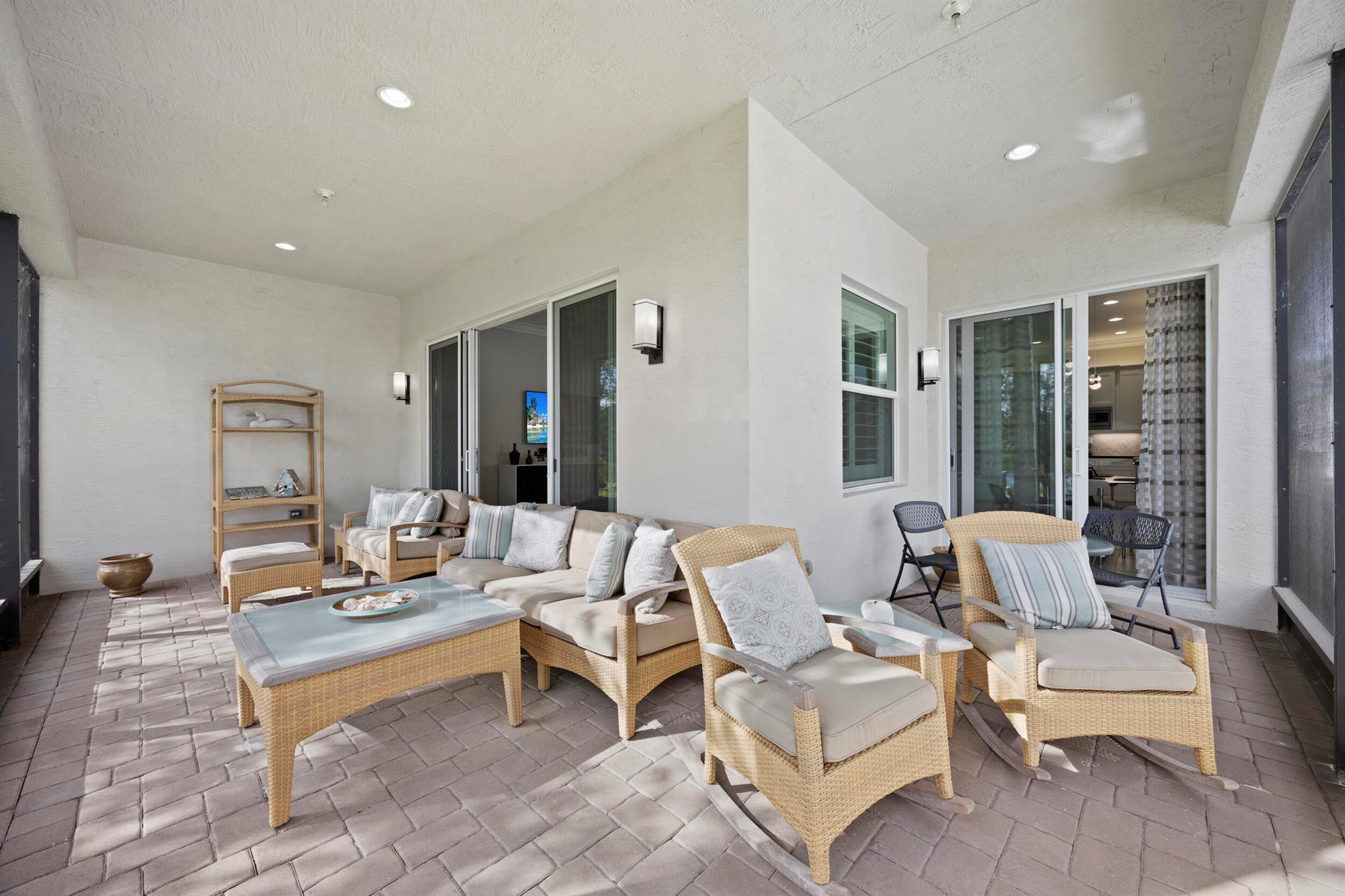 Valencia Bay - Residential