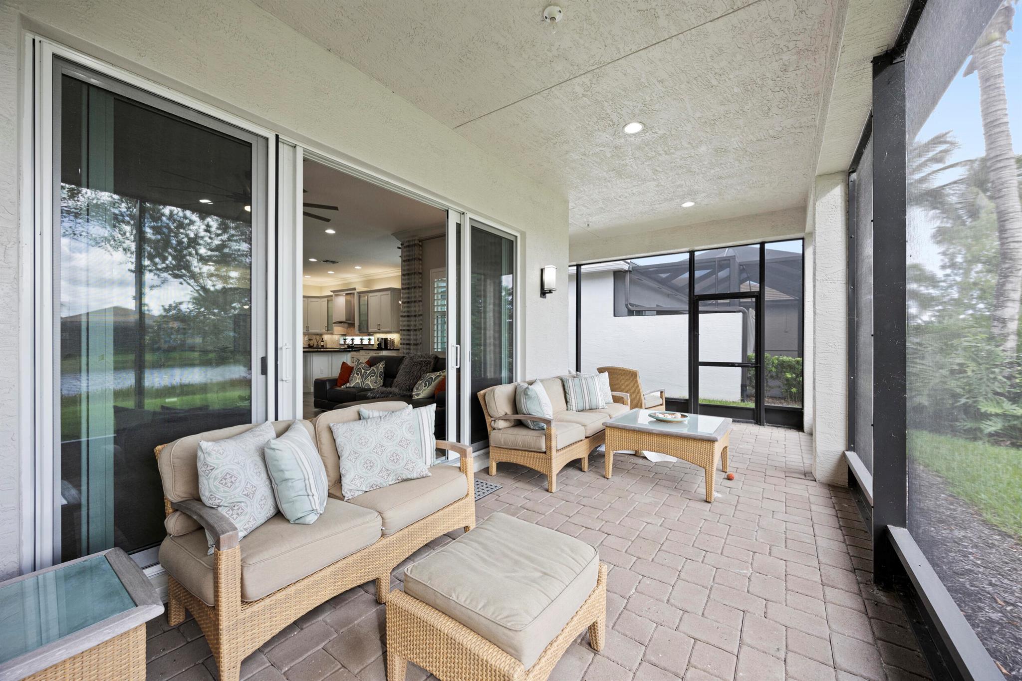 Valencia Bay - Residential