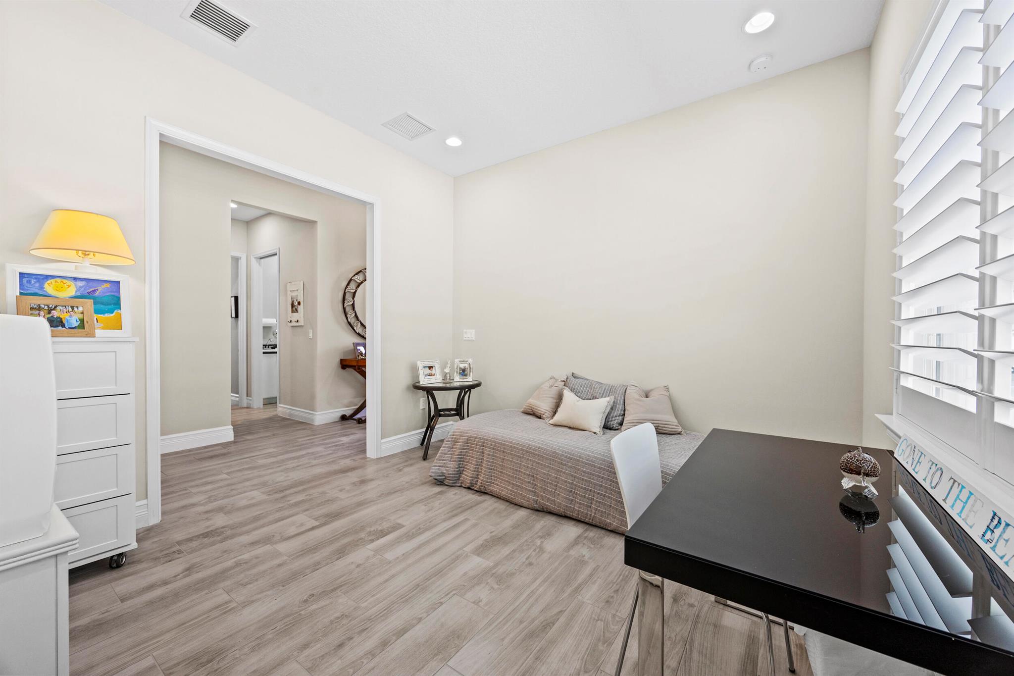 Valencia Bay - Residential