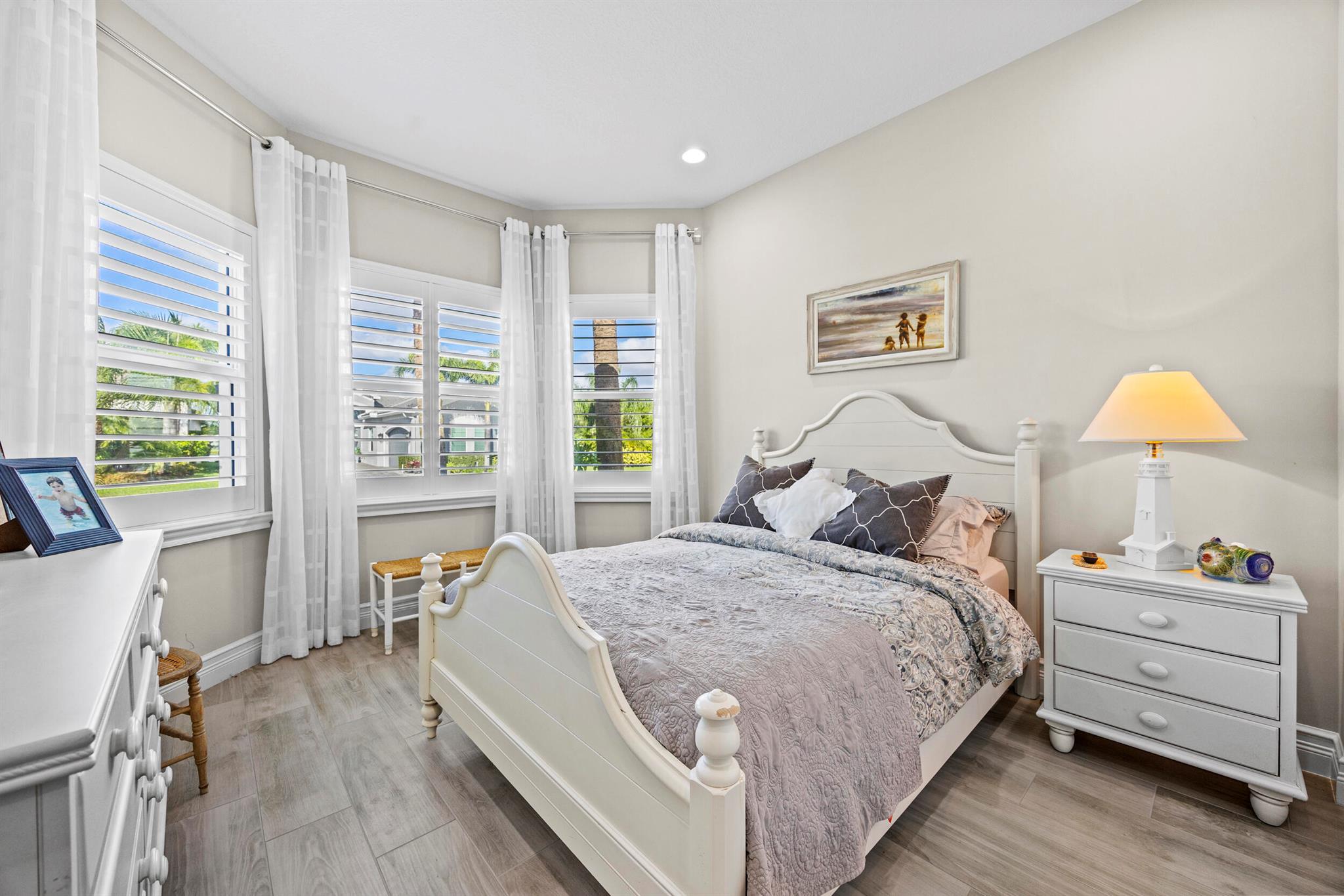 Valencia Bay - Residential