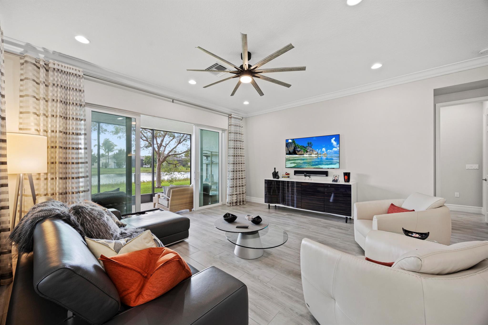 Valencia Bay - Residential